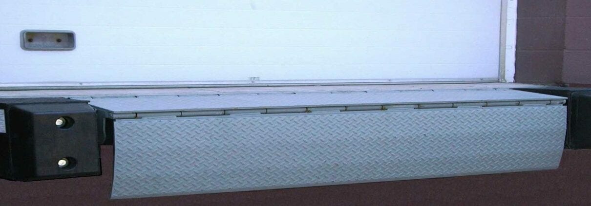 warehouse edge of dock levelers